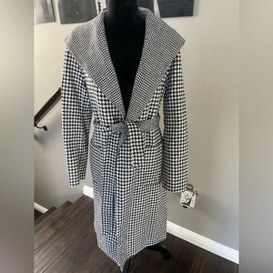 Ellie Tahari Houndstooth coat wrap belt